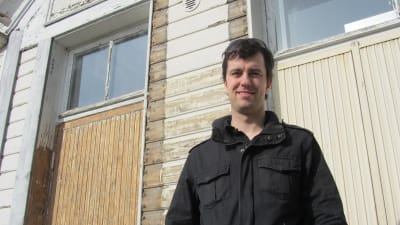 Mikael Nylund är projektledare vid folkhögskolan i Hangö