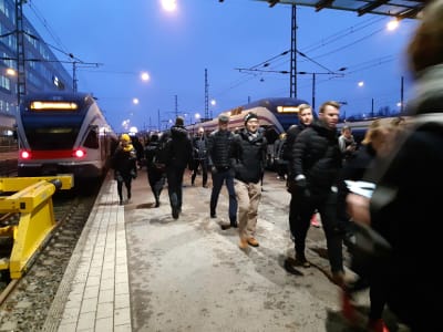 Morgonrusning på järnvägsstationen i Helsingfors
