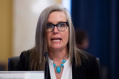 Katie Hobbs, demokraternas guvernörskandidat i Arizona i mellanårsvalet 2022.