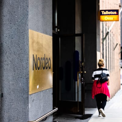 Nordean Aleksanterinkadun konttori ulkoa päin.