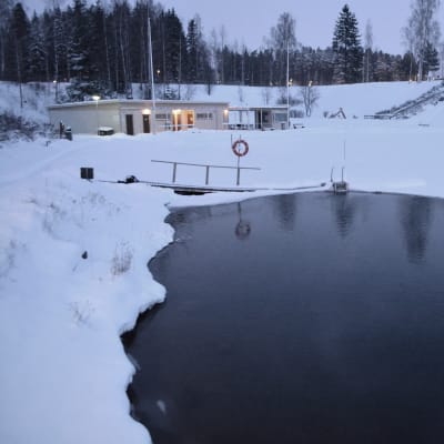 vinterbadet vid Kokon siminrättning i borgå