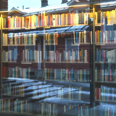 böcker i ett bibliotek