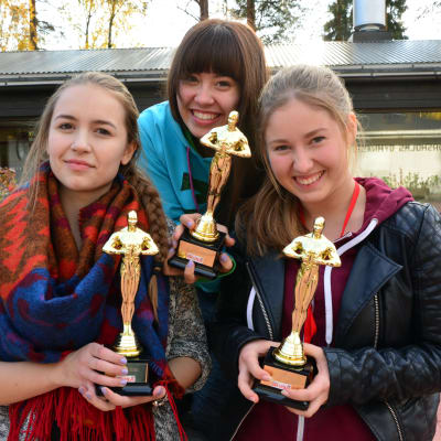 Amanda Björkholm, Elin Åsvik och Emilia Wik.