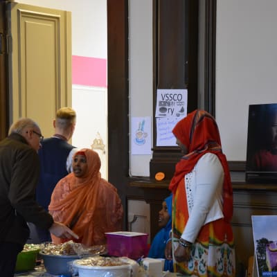 Somaliska delikatesser såldes vid Mirahuset i Vasa