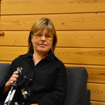 Carita Andersson, informatör för Distriktsföreningen Vasa svenska synskadade r.f.