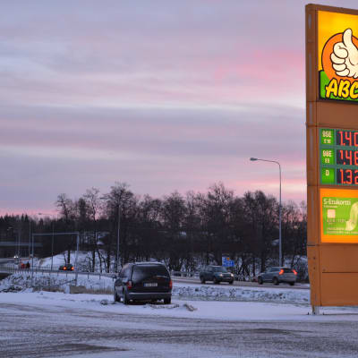 Bensinpriser vid Abc i Pickala i Sjundeå.