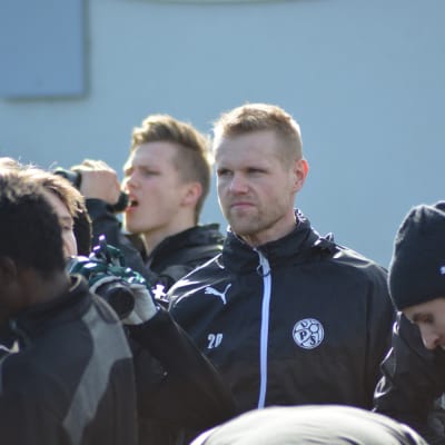 VPS hoppas på mål från Juho Mäkelä.
