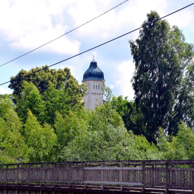 Utsikt över Forsby gård och Forsby gamla bro