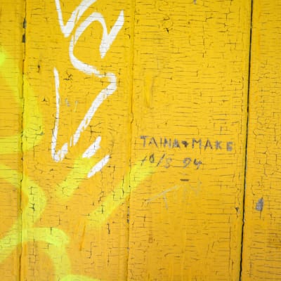 Graffiti på paviljongen på Kokonudden.