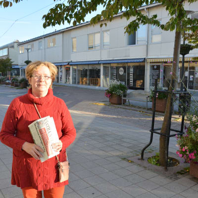 Monica Ferm på gågatan i Hangö.