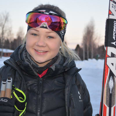Emelie Svenlin åker skidor för IK Kronan. Vinter 2014-2015.