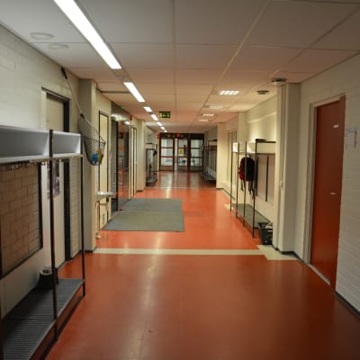 korridor i S.t Karins svenska skola