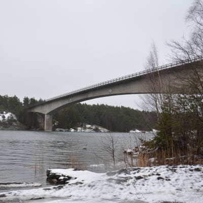 Bron över Norrströmmen i Nagu.