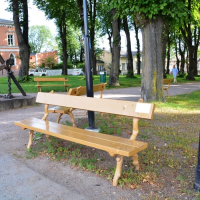Parkbänkar i Lovisa