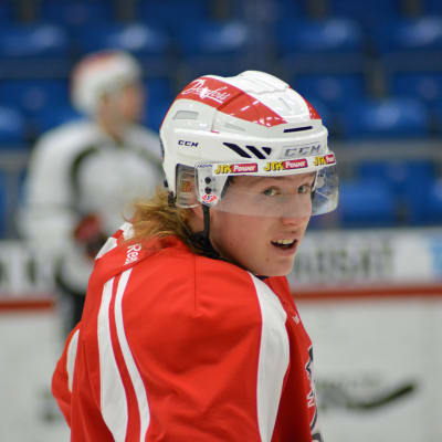 Robin Salo spelar back i Vasalaget Sport i ligan.