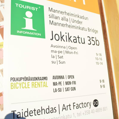 Turistinformationen under Mannerheimgatans bro i Borgå