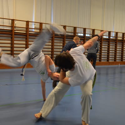 Capoeira är en kombination av dans och kampsport.