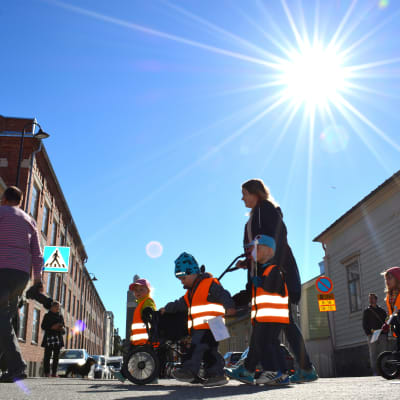 Parad för Finland 100 år i Jakobstad.