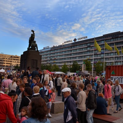 Enkelbiljett-containern på Vasa torg under Konstens natt.