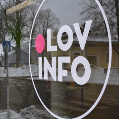 lovinfos skyltfönster i lovisa