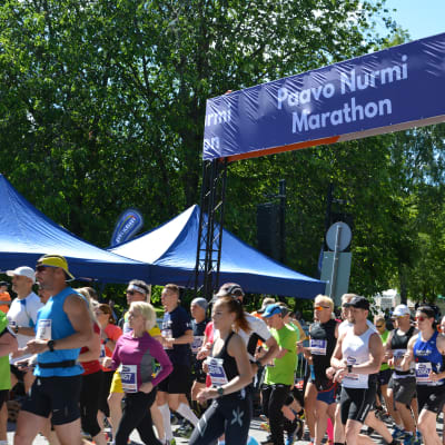 Starten vid Paavo Nurmi Marathon.