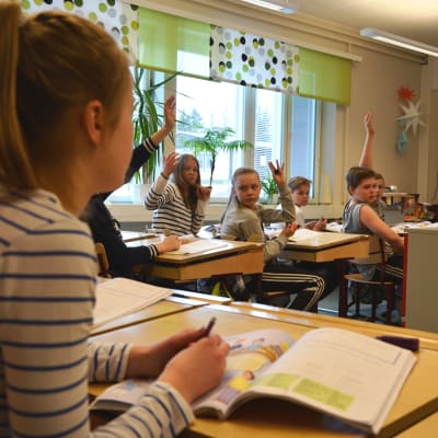 Sjätteklassister i Norra Korsholms skola.
