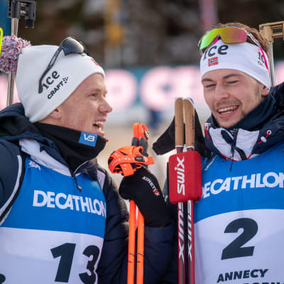 Johannes Bö och Sturla Laegreid firar.