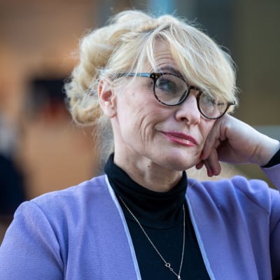 Nataliia Saastamoinen kuvattuna Mikkelin keskustassa. 