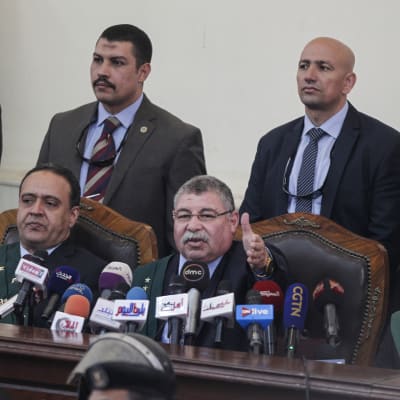  Domaren Hassan Farid talar under massrättegången i Egypten, juli 2018