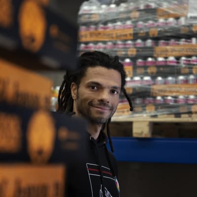 Cleber Goncalves grundade Coolhead 2016. Då var han företagets enda anställda. Nu jobbar åtta personer på bryggeriet.
