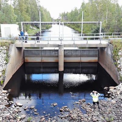 Oijarven säännöstelypato Iissä.