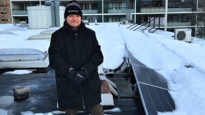Mika Koskinen på Kvisbacka köpcentrums tak