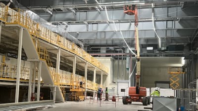 Interiören i Frankrikes första gigafabrik i Billy-Berclau