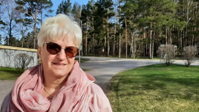 Aila pääkkö har bott i Lappvik sedan 1970-talet, också i ett av de två hus som Utsökningsverket nu fryst som ett resultat av sanktionerna mot ryska oligarker.