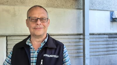 Keijo Erikoinen, socialarbetare på Västra Nylands social- och krisjour. 