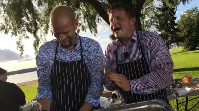 Micke Björklund och Matias Jungar i Stallörsparken