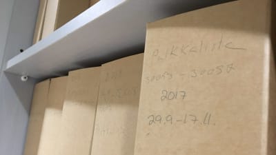 Pärmar där det står palkkalista.