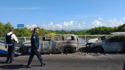 Sönderskjuten och bränd bil efter strider i Culiacán, Sinaloa i Mexiko 18.10.2019