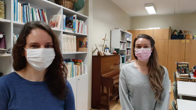 Kvinnor med mask