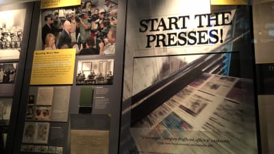 Starta pressarna står det på en av utställningsskärmarna på mediemuseet Newseum
