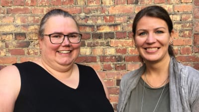 Celinda Byskata (till höger) tillsammans med erfarenhetsexperten Pia Alarto.