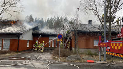 Räddningsverket släcker brand vid Tupuri daghem i Salo. 
