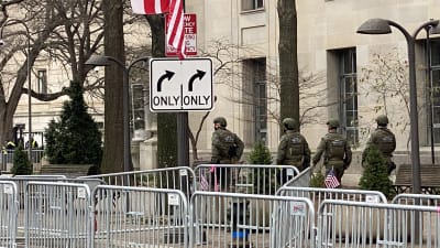 Soldater vaktar gatorna i Washington D.C.