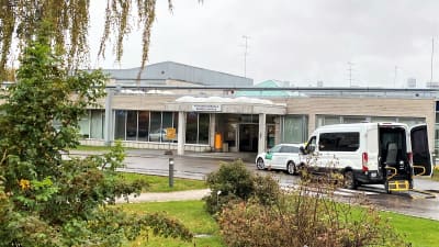 Ingången till Borgå sjukhus.