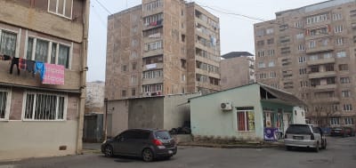 Sovjetiska byggnader i Abovjan.