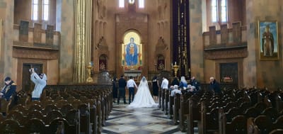 Bröllop i Johanneskyrkan i Abovjan i Armenien.