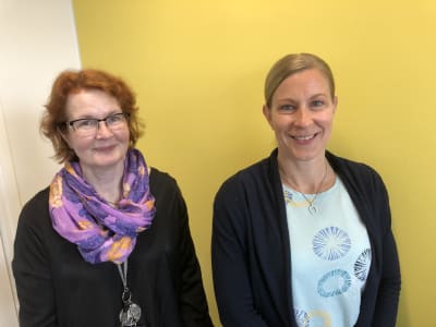 Två lärare som utbildar närvårdare vid Axxell : Charlotte Rehn och Martina Sjöblom