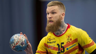 Teemu Tamminen i farten i den första handbollsfinalen 2019.