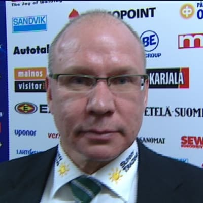 Sakari Pietilä inverjuas.
