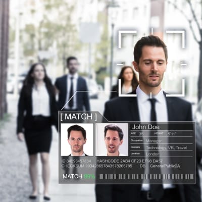 AI-system som känner igen en mans ansikte.
